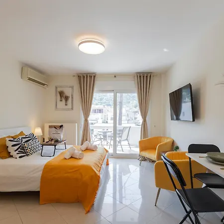 Garnet Flats Apartment Eleftheroupoli